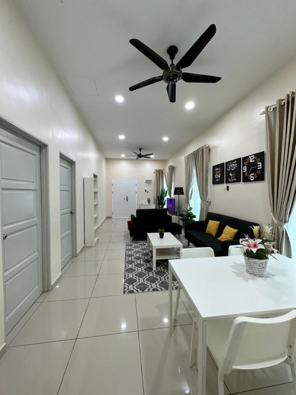 Rumahku Homestay, Taman Jasin Perdana Exterior photo